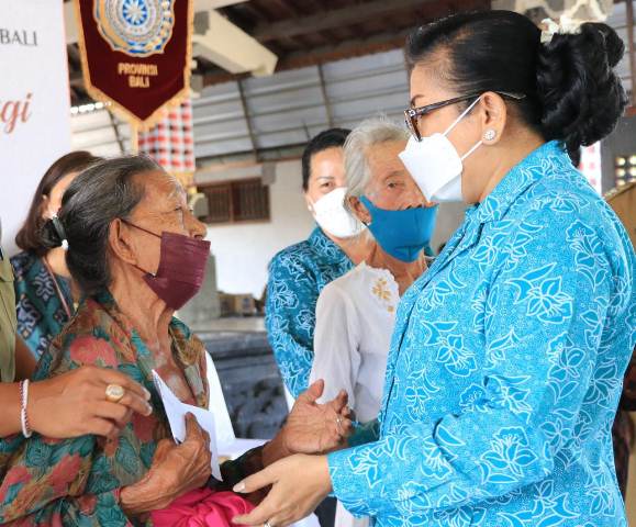 Ketua TP PKK Bali Berbakti dan Berbagi di Kabupaten Badung